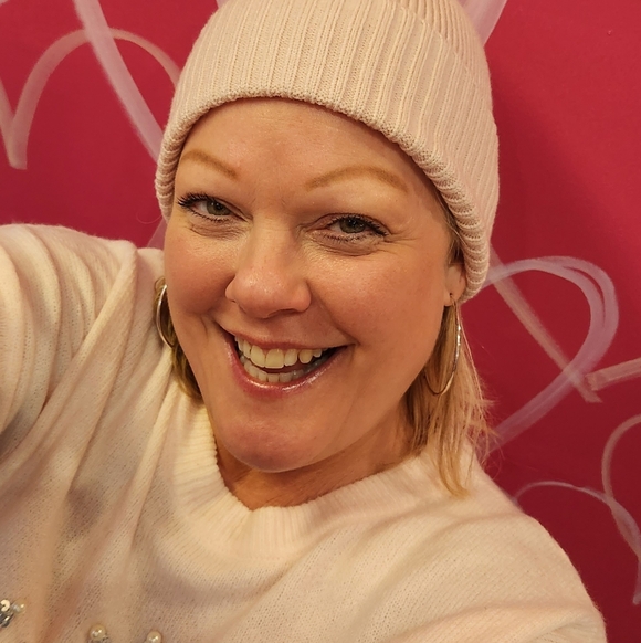 Meet your Posher, Dana - Picture 1 of 2